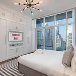 Spacious 3 Bed That Sleeps 8! In Marina