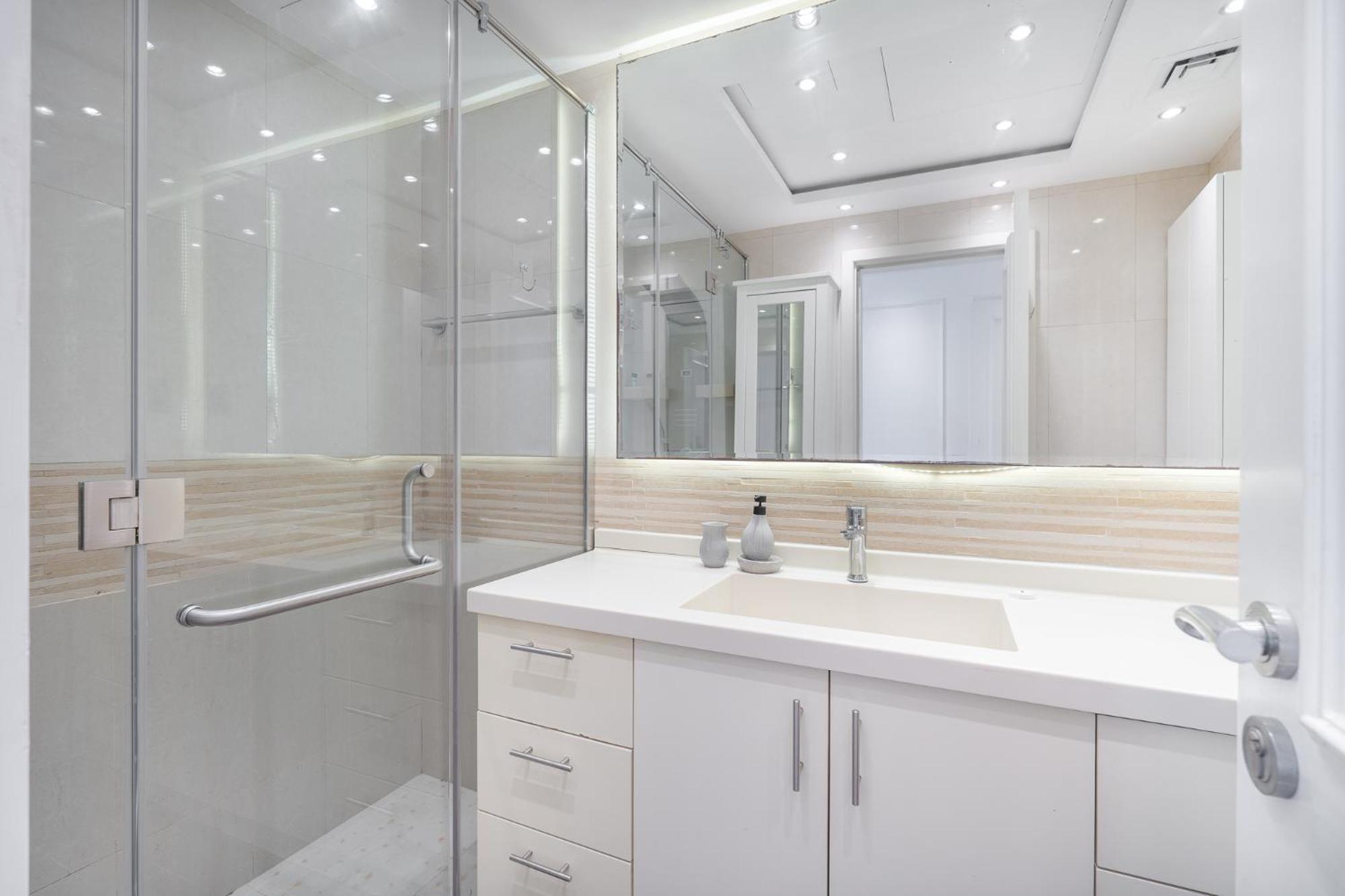 Spacious 3 Bed That Sleeps 8! In Marina *