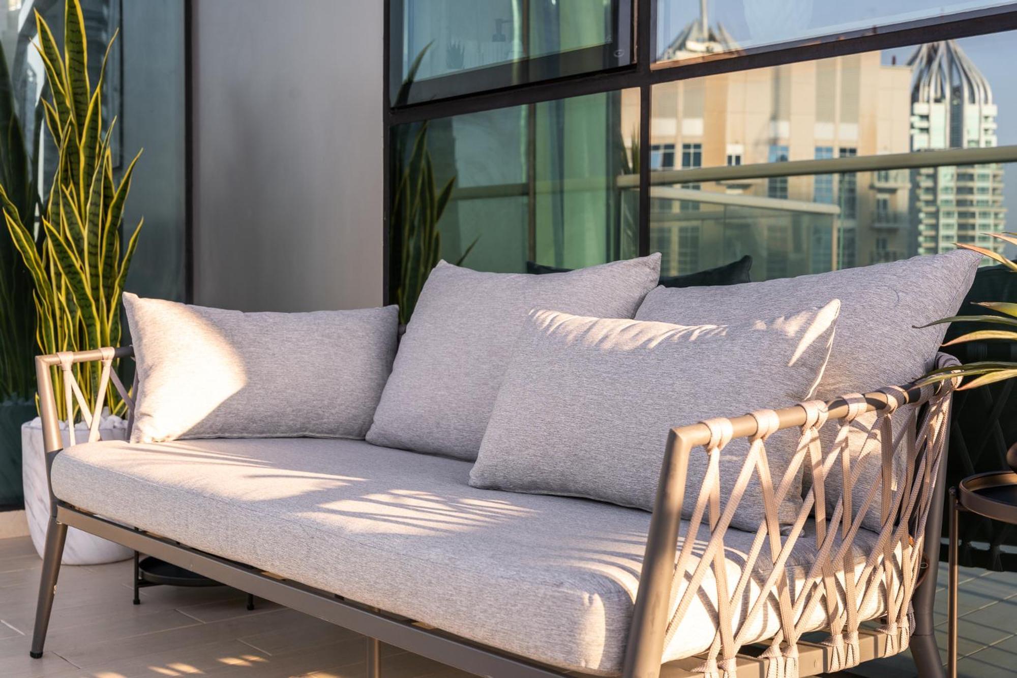 Spacious 3 Bed That Sleeps 8! In Marina * Dubai