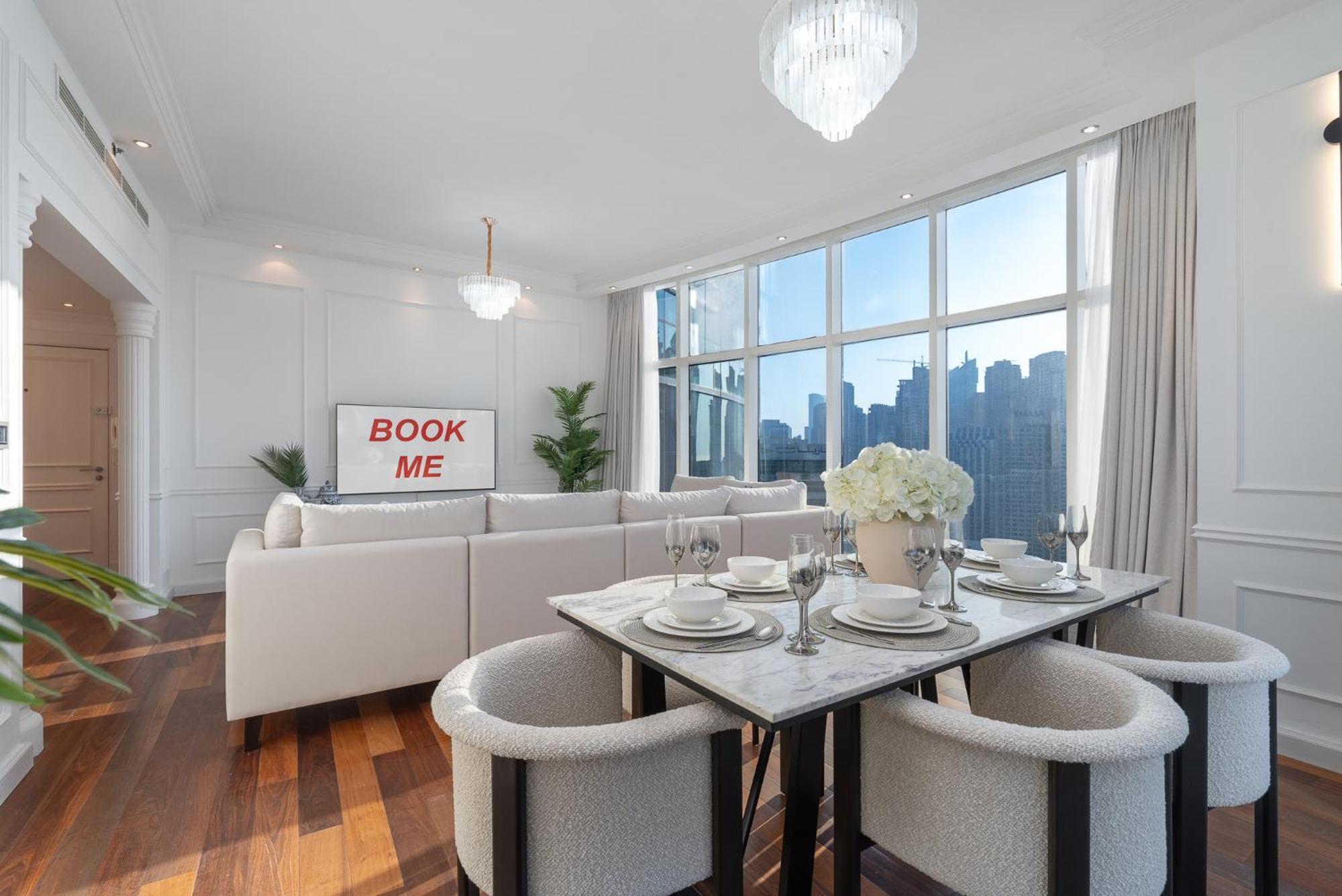 Spacious 3 Bed That Sleeps 8! In Marina Apartment