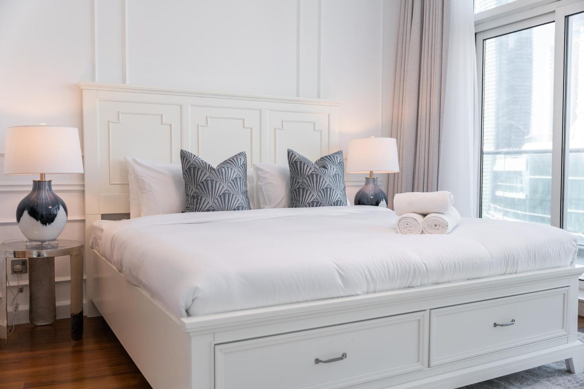Spacious 3 Bed That Sleeps 8! In Marina *