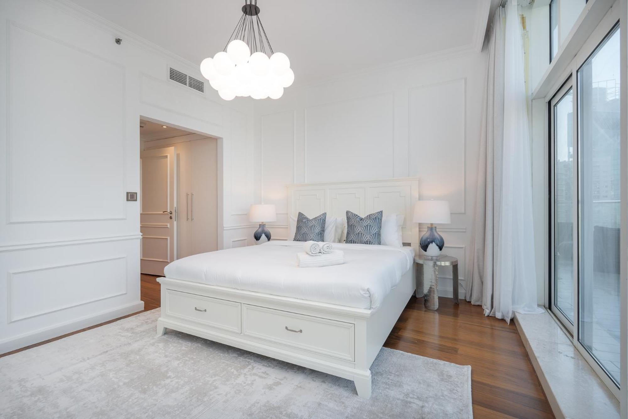 Spacious 3 Bed That Sleeps 8! In Marina *