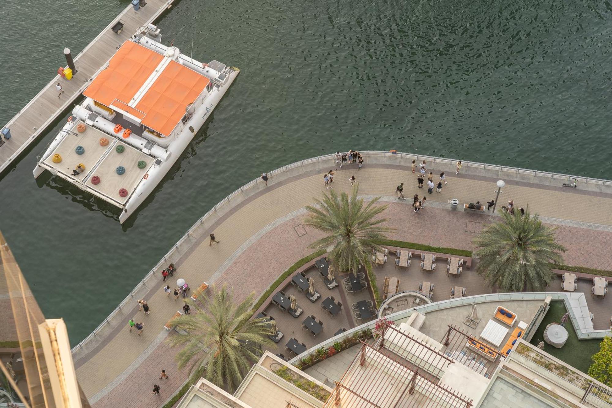 Spacious 3 Bed That Sleeps 8! In Marina